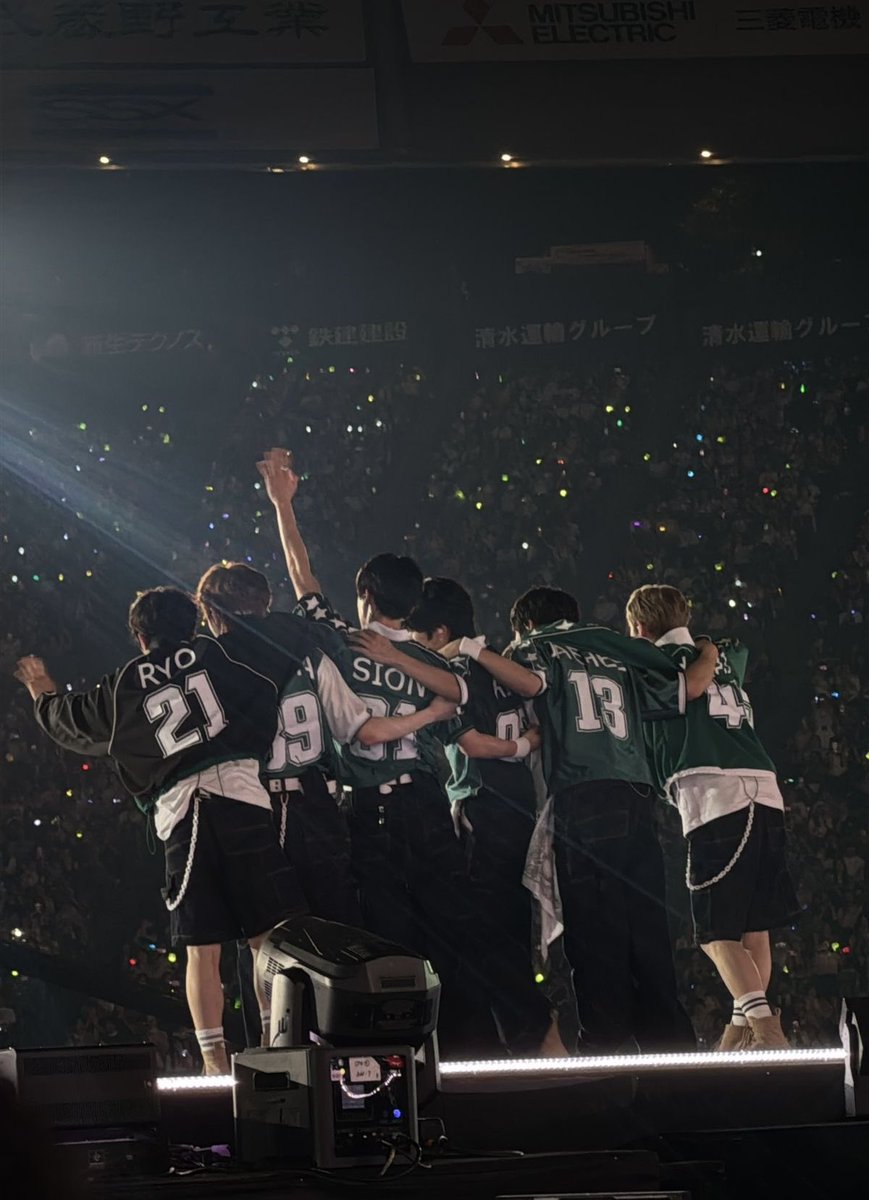 r6sik9__'s tweet photo. こういう写真ほんとに好き😭😭😭nctwish大好き😭😭たいせつ https://t.co/ihbzdiff8J