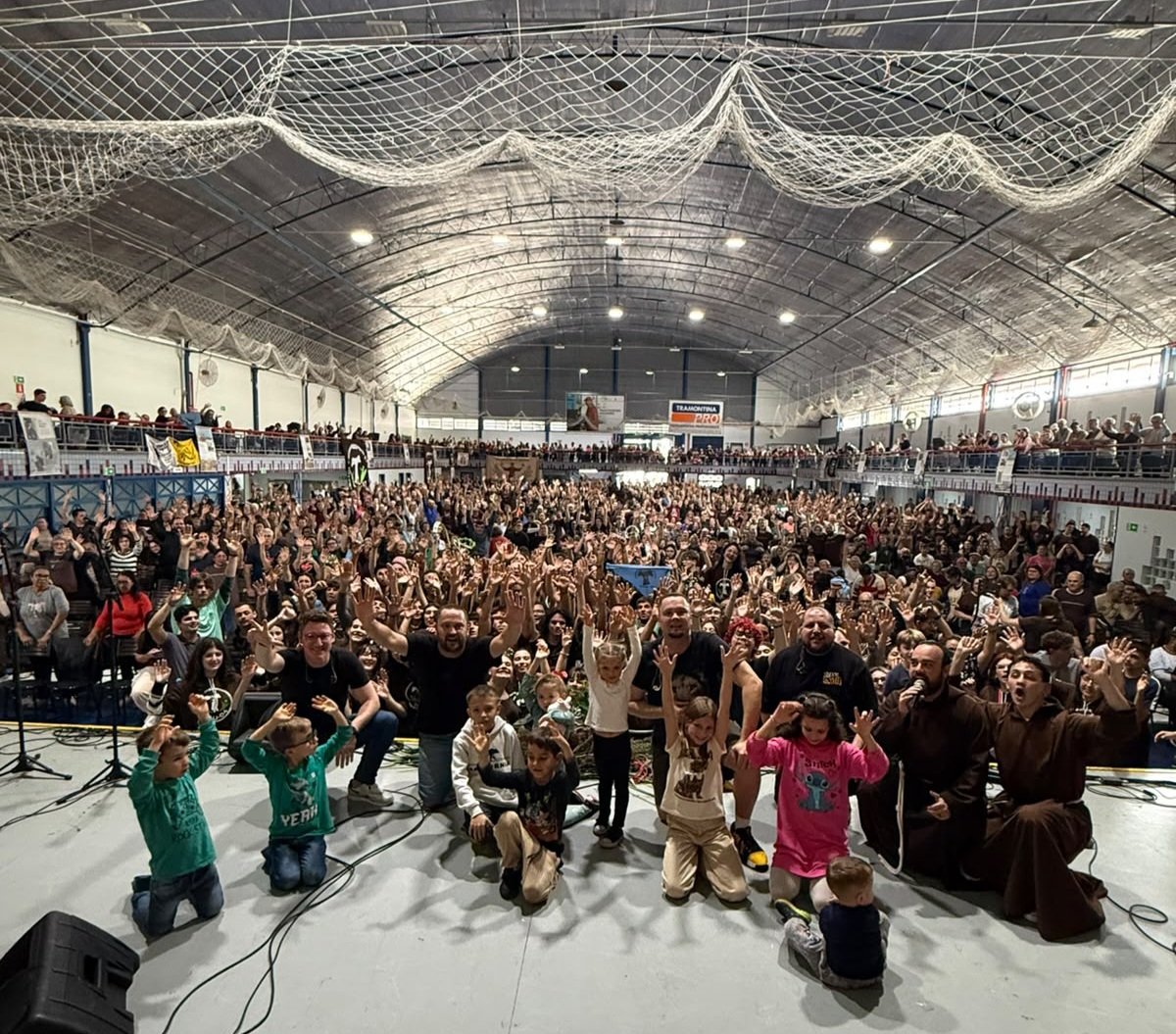 junior_hava's tweet photo. Muito obrigado Garibaldi, vcs foram fantástico, grande festa! @bandahava e família!!
#bandahava #hava2026 #rockpelavida #rockcatolico #rockcristão
https://t.co/i7BYcyR1I1 https://t.co/PzNlOwfLzB