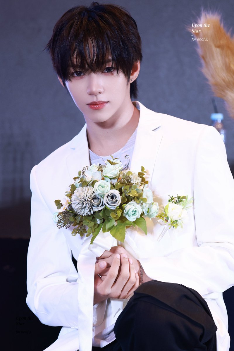 upts_JL's tweet photo. 260816 팬싸

#AHOF #아홉                     
#JL #제이엘 https://t.co/SRHOtgz5qH