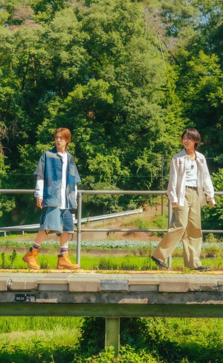 nitowoeta's tweet photo. ジャケ写かな？ https://t.co/lnMeEEm6ZO