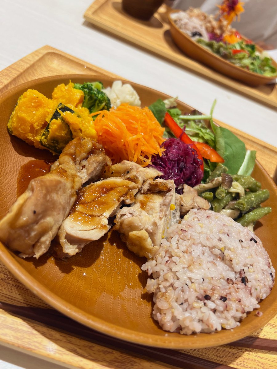 mxoxoxok3101's tweet photo. 激うま晩御飯
🥦🍅🥒🥕🌽🐓 https://t.co/xuWViQv1C9