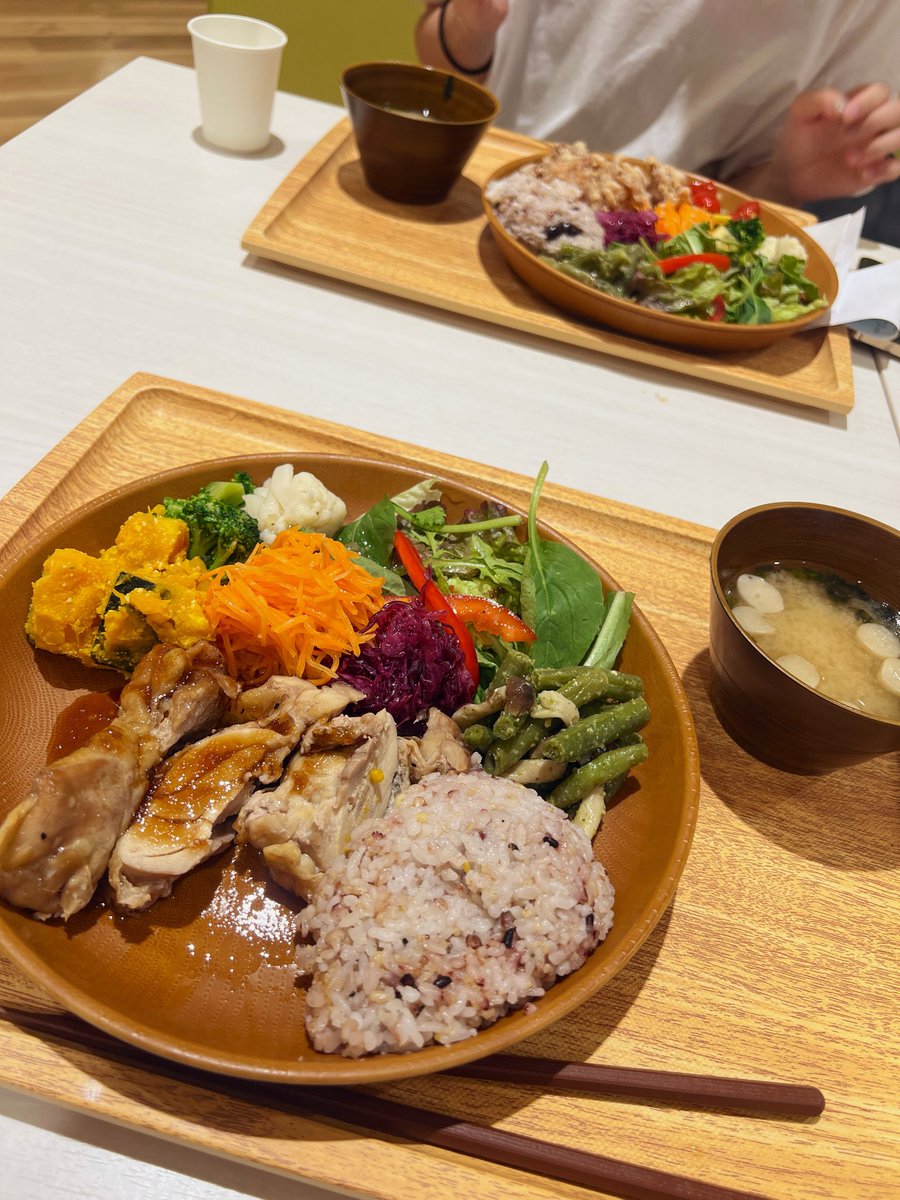 mxoxoxok3101's tweet photo. 激うま晩御飯
🥦🍅🥒🥕🌽🐓 https://t.co/xuWViQv1C9