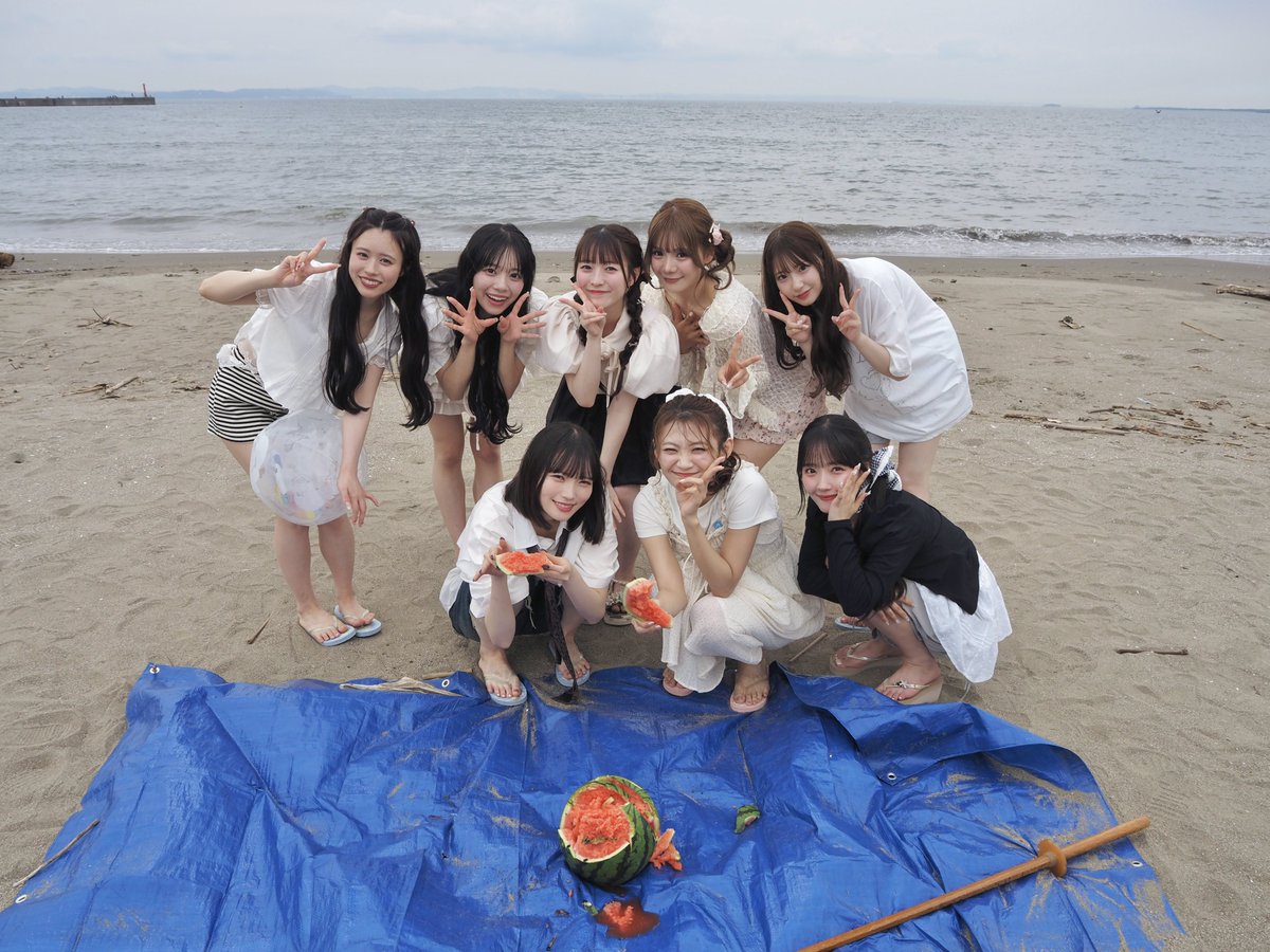 CUTIE_STREET_'s tweet photo. 2回目のサークル夏合宿、2回生8人で📸

後輩もできて1回生の時とは違う楽しさがあるかも？

明日はバスで帰るだけだから
今日は夜更かししちゃおっかな

▼Memory Video
https://t.co/FkAKXoBzY4

#回生
#あやのちゃんはスイカこぼした
#CUTIESTREET #きゅーすと https://t.co/7G65AUkD8a