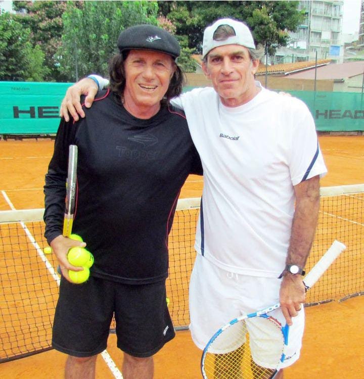guillecapora's tweet photo. Feliz cumple Maestro. Cambiaste el tenis en la Argentina. Lo hiciste popular. Lo reinventaste. Llenabas vos solo la cancha central del BALTC, con partidos históricos que marcaron tu carrera.
Que tengas un gran dia!
Feliz cumple Willy Vilas! https://t.co/yGRAPgGDm7