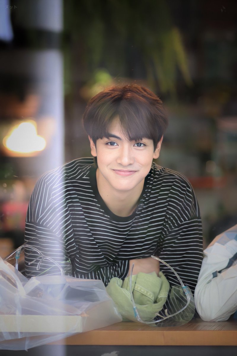 sey_ms's tweet photo. Dunk you’re so fucking gay … i cant with you 😂😂😂🤣 
Well I really can’t blame dunk because look at him… he’s so pookieeeee 🥰🥰😌 https://t.co/aR0gZQRRWp