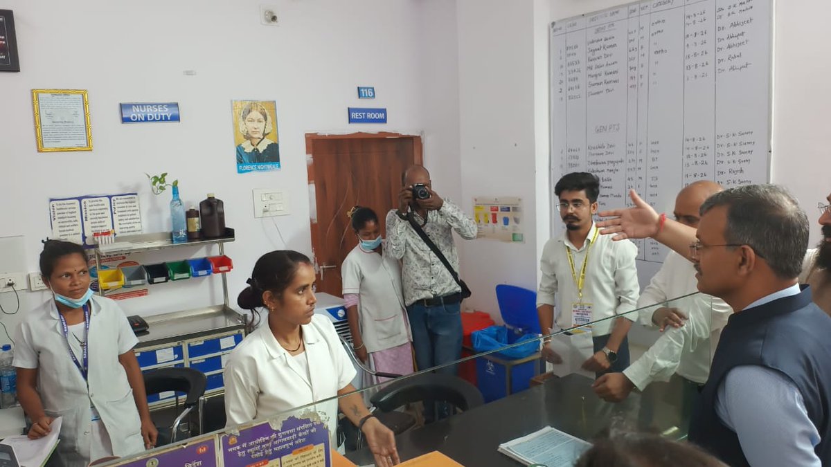 AyushmanNHA's tweet photo. डॉ. सुनील कुमार वर्णवाल @Sunil_Barnwal, CEO NHA ने डॉ. @PankajAroraNHA, डायरेक्टर NHA, डॉ. नेहा अरोड़ा, विशेष सचिव, झारखंड सरकार, श्री दिनेश कुमार यादव, स्टेट मिशन डायरेक्टर ABDM झारखण्ड एवं श्री ऋतु राज, उपायुक्त, रामगढ़ के साथ जिला अस्पताल, रामगढ़ का दौरा कर #PMJAY और #ABDM
1/3 https://t.co/NOiMnWTVA6