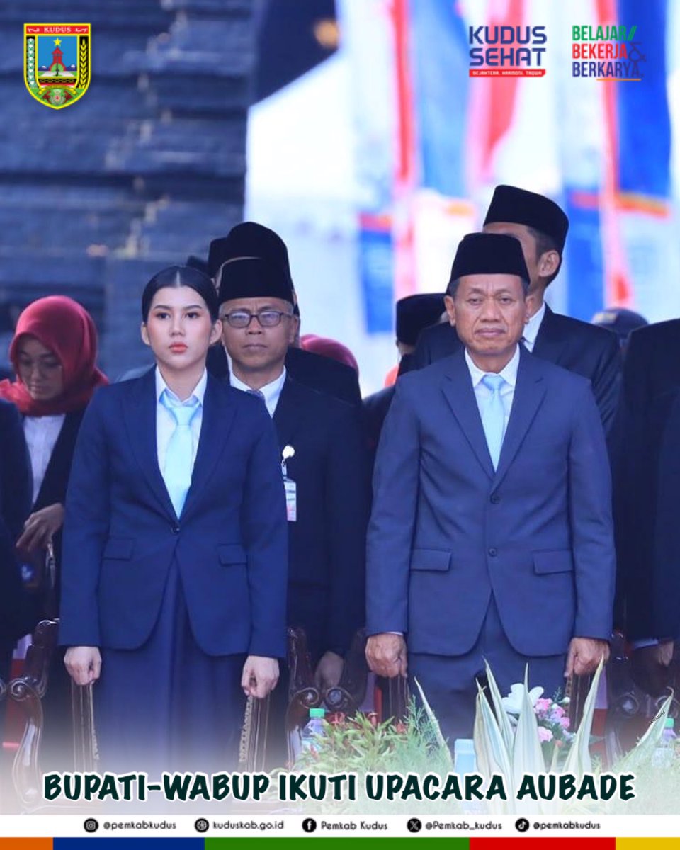 kuduspemkab's tweet photo. Semangat nasionalisme dan cinta Tanah Air kembali terasa dalam Upacara Penurunan Bendera (Aubade) dalam rangka HUT Ke-81 Republik Indonesia. Bupati Kudus Sam’ani Intakoris bersama Wakil Bupati Bellinda Birton dan jajaran Forkopimda mengikuti upacara https://t.co/xU5aPZDTWi