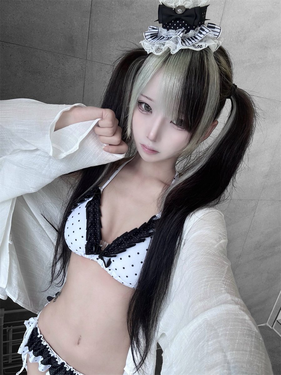 r3idake_'s tweet photo. 水着もロリタスタイで！！！♡ https://t.co/ljmLnAZWA0