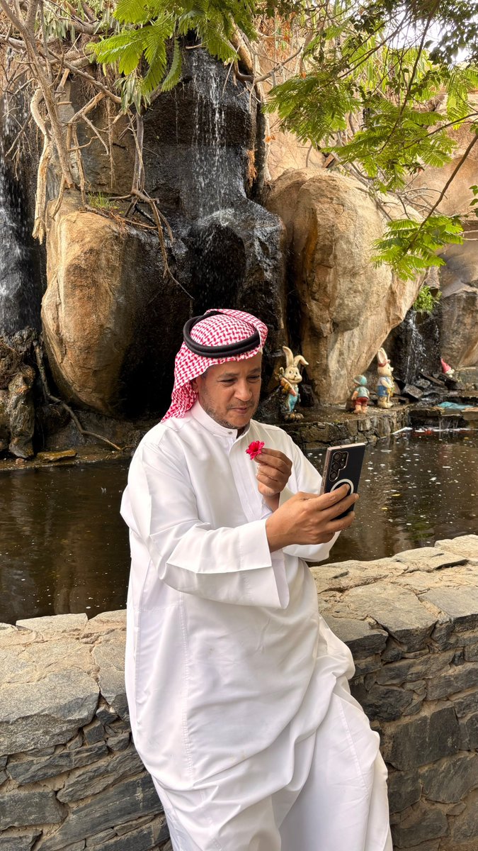 talal_soieed's tweet photo. امر بسيط للراحه النفسيه..
قوي إيمانك بالله...
وانظر بعين الطمأنينه والسكينه... https://t.co/eHNxdyozpe