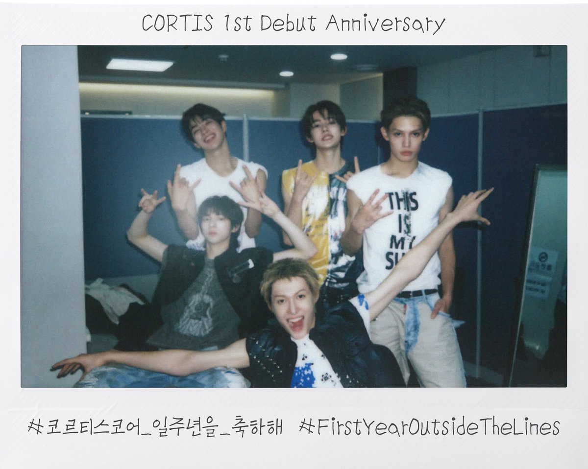 CORTISTRM's tweet photo. 해시태그 총공이 시작되었습니다❤️‍🔥

#코르티스코어_일주년을_축하해
#FirstYearOutsideTheLines

• 해시태그 앞뒤 띄어쓰기 없이 10글자 이상
• 숫자, 특수문자, 이모티콘, 미디어 사용 금지
• 동일한 내용 복사 붙여넣기 금지
• 팔로잉, 팔로워 10명 이상 계정 사용
• 다른 코어 총공 트윗 RT, 마음 누르기
• 계정 잠김 방지로 총공 진행 중 다른 트윗, 멘션 남기기

✅트윗 작성 예시
해시태그앞뒤띄어쓰기없이열글자
#코르티스코어_일주년을_축하해
다른코어트윗팔로우알티맘찍멘션
#FirstYearOutsideTheLines
숫자이모티콘특수문자미디어금지