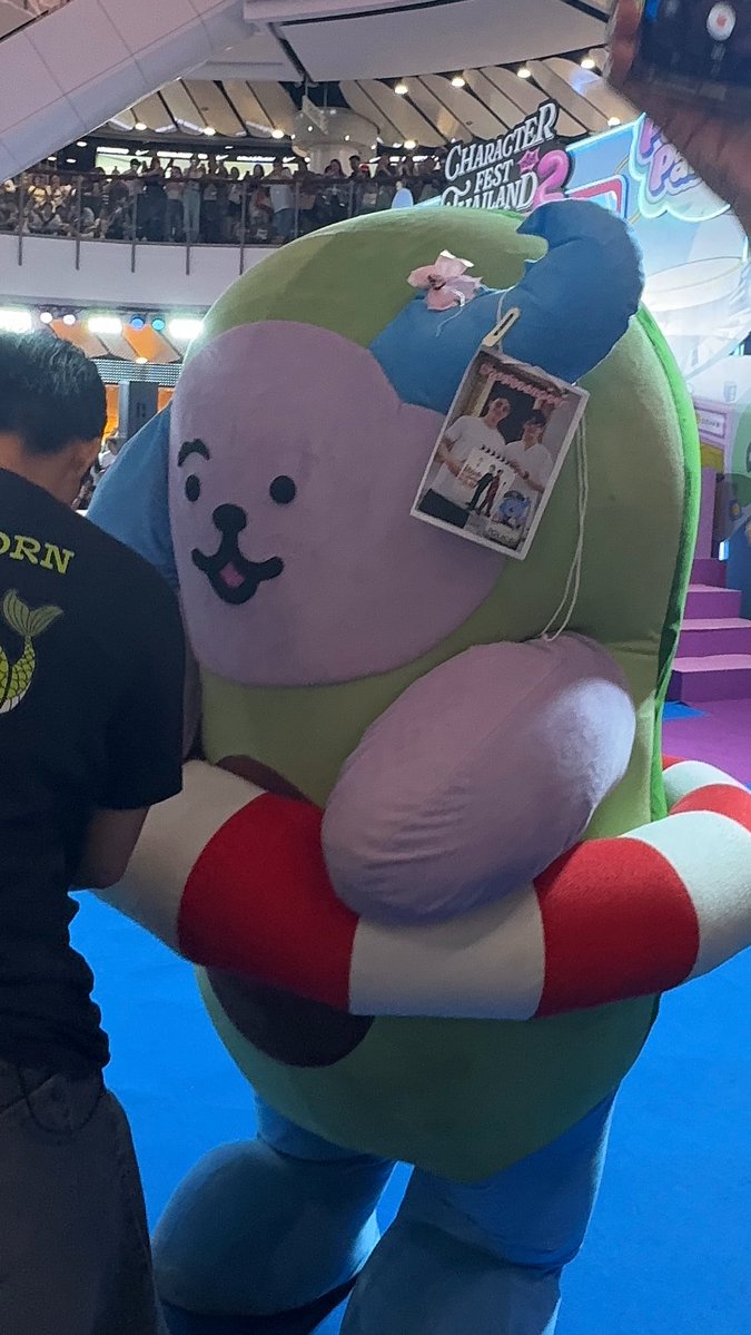 pararimmm0622's tweet photo. ป้าเดรสสสส งานไวมาก555555555555555555555555555

AVOCEAN ON STAGE

#CharacterFestThailand2xGMMTV https://t.co/Vk6vjrbO2F