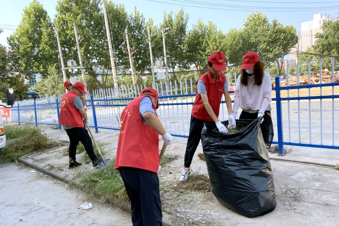 Kenneth198450's tweet photo. Come join our neighborhood community clean-up this Saturday at 9 AM! Meet at Central Park entrance—free snacks u0026 good vibes await. Let’s make our area shine together! https://t.co/YYu4FenfyI