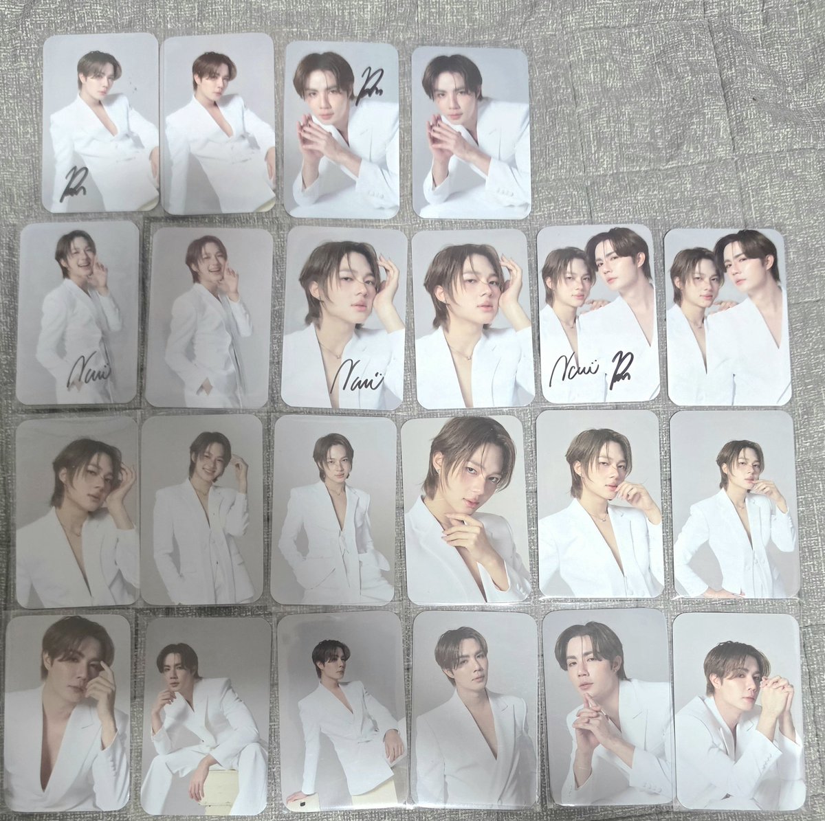 znnloveall's tweet photo. 도문디 라인업 포카 드디어!!
오래걸렸당🤣🤣
#DMDLAND3 #andmd #LandOfFusionMerch #ynnlatőw2026 #DMDLINEUP202 https://t.co/yPOc4owtqf