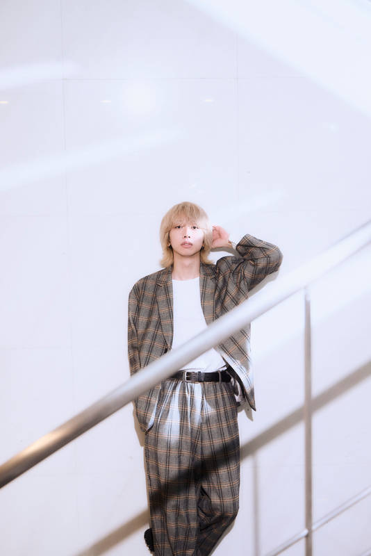 realsoundjp's tweet photo. ◤ツミキ 特集◢
“令和のヒットメーカー”の発想源　
米津玄師ら先達への敬意と、同世代アーティストとの刺激が生む新たなヒット

📷撮り下ろし（全6枚）：https://t.co/zAdSELfpgr

#ツミキ #Aooo #NOMELONNOLEMON https://t.co/Wjfx9zwOyR