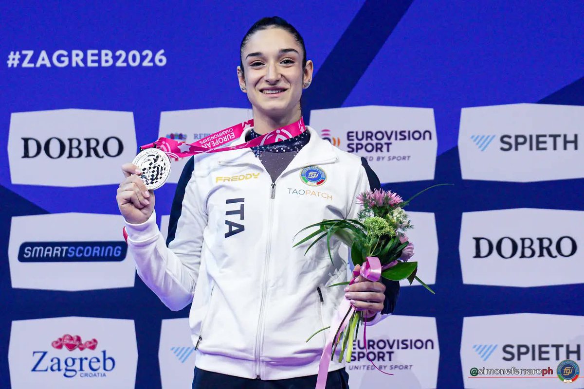 IorioElisagym's tweet photo. We did it❤️🇮🇹

#zagreb2026 #europeanchampionship #italiateam #italgym https://t.co/JhQoRahCDu