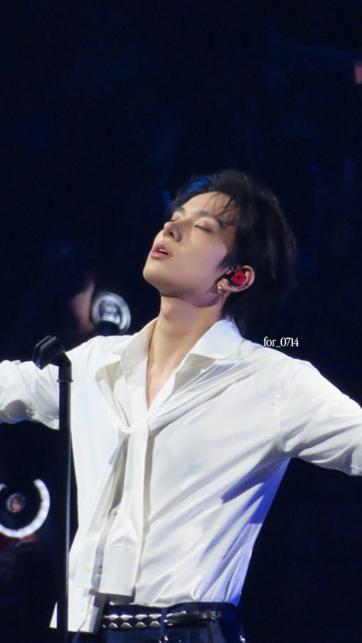 overflowxo's tweet photo. someone put these pictures in the history books 🔥🔥 https://t.co/JeEW7goLUt