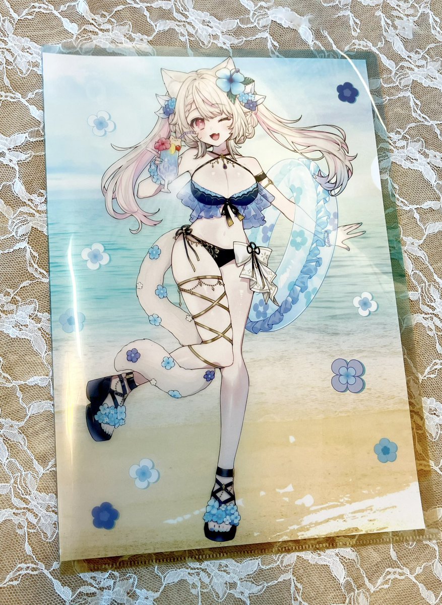 amaihiyo's tweet photo. 所属時の夏グッズ、買えなかった人がチラホラいたので、買い取ってBOOTHに置きました！！！！！！
夏に間に合ったぁぁぁぁぁぁぁあああああ!!
お届けも8月中にできるので、良かったらこの機会にお迎えください！

※アクスタとファイルの送料が270円
ボトルが厚みの関係で440円です！ https://t.co/xkAPkemMTK