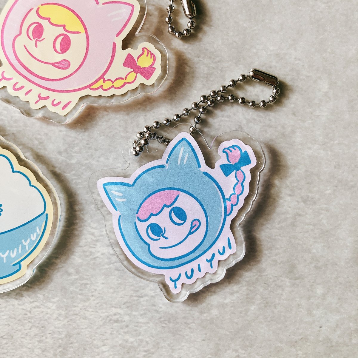 2ear_one's tweet photo. 【WORKS】
YUIYUI @yuiyui__0403 

*GOODS DESIGN
Acrylic Keychain（2023）

Design &amp; Production https://t.co/uBdWB4WPZm