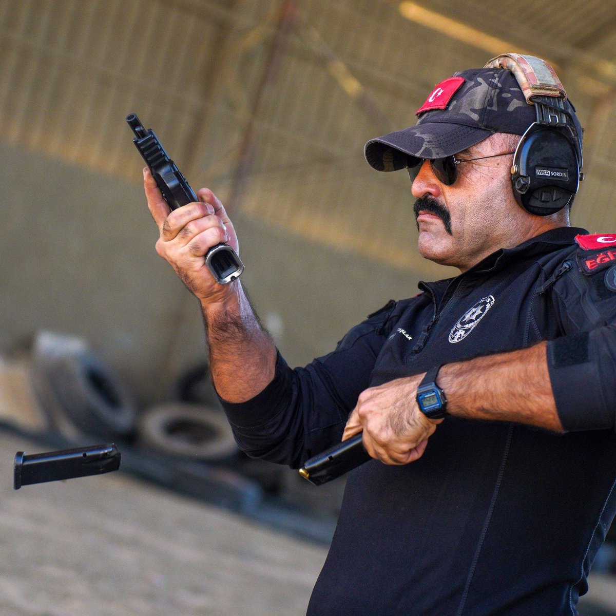 ConflictTR's tweet photo. 🇹🇷 Antalya Emniyet Müdürlüğü’nde görevli atış eğitmeni Osman Demirtaşlar, Polonya’da düzenlenen 2026 IDPA Avrupa Şampiyonası’nın “Military” kategorisinde Avrupa şampiyonu oldu. https://t.co/A7ePYYFMPx