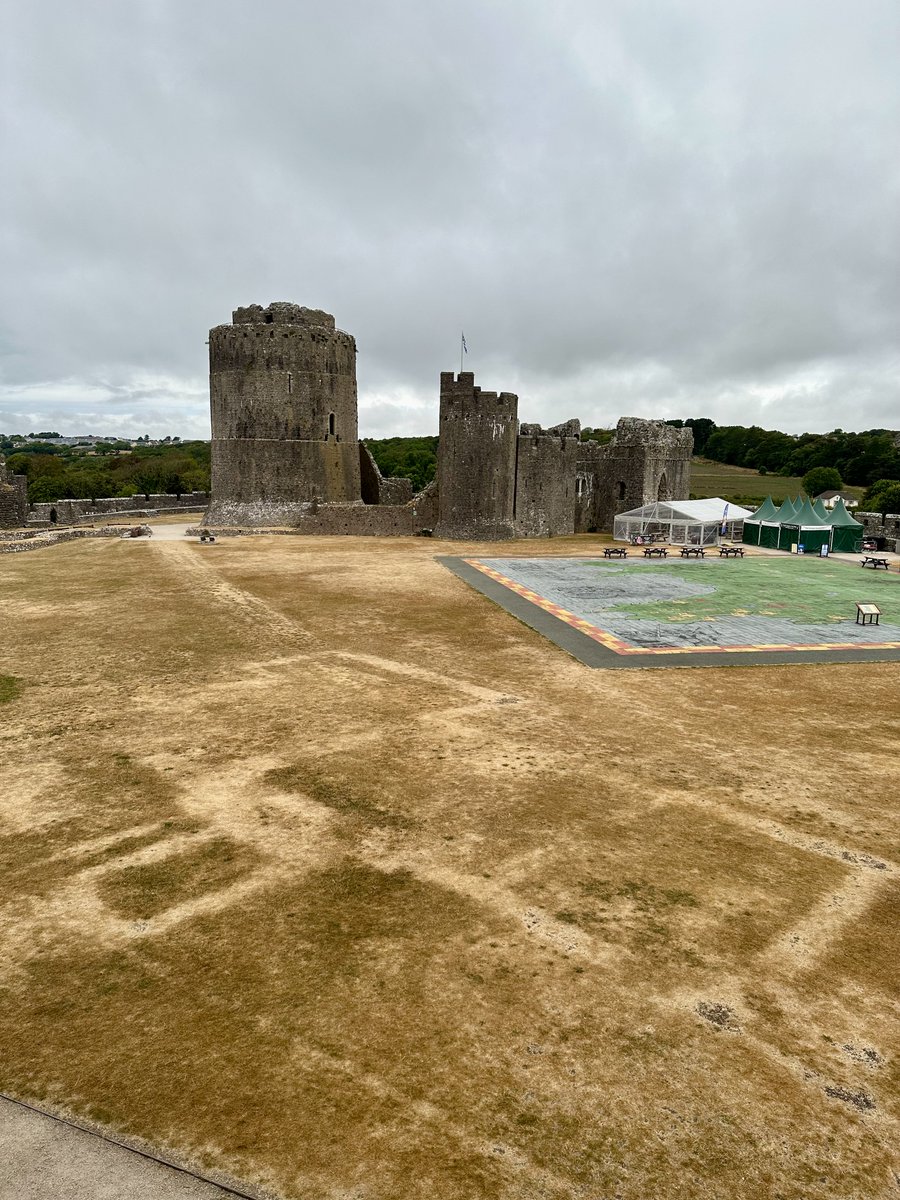 JohnDonoghue64's tweet photo. Opening up the castle this morning, and as the ground has dried out, you can see the outline of where a medieval manor house once stood in the grounds… https://t.co/zVeChXZi4Q