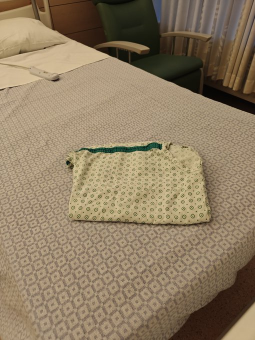 ClaireCBourque's tweet photo. Getting ready for surgery 

Why haven't they invented something more stylish to wear?

I might start a new side hustle... https://t.co/eXbAE0AYk3