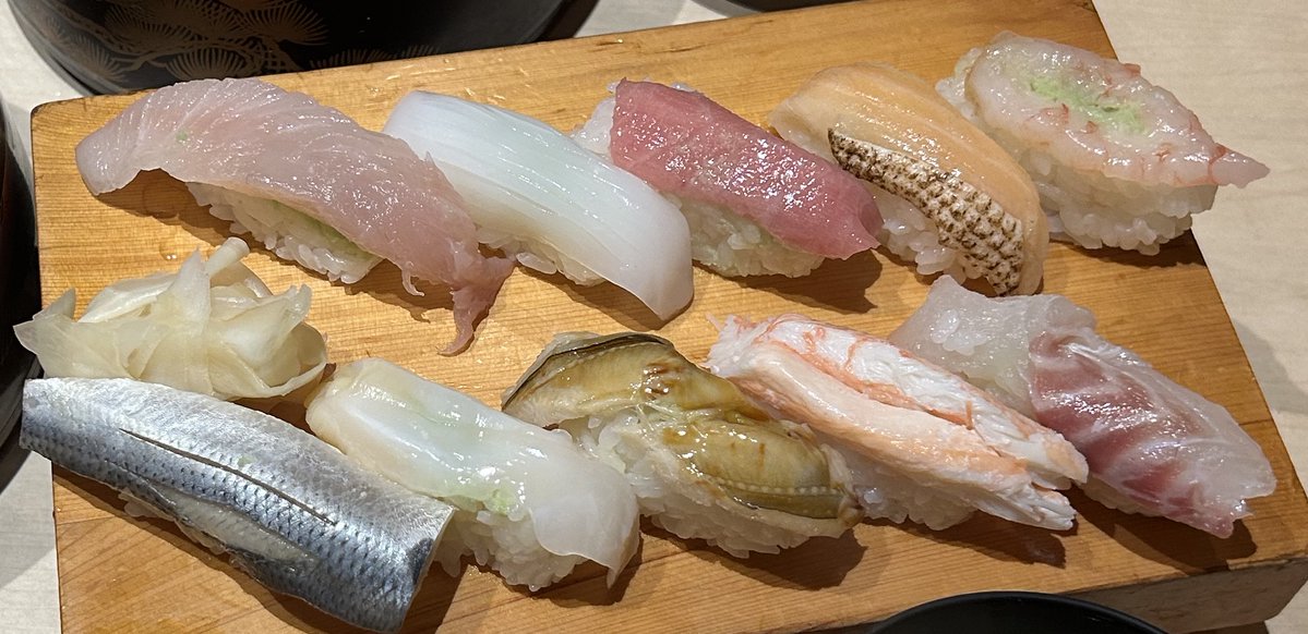 vrsj_ac's tweet photo. 参加登録料が割引かれる事前参加登録の申し込みは8月20日までです！
富山の寿司職人による握りたてのお寿司🍣を味わえる懇親会のご登録もまだ行えます！ 

ぜひ参加登録ください。 https://t.co/KBrd4tC9Ad

#VRSJ2026
※画像はイメージです。 https://t.co/5HuM50SBdb
