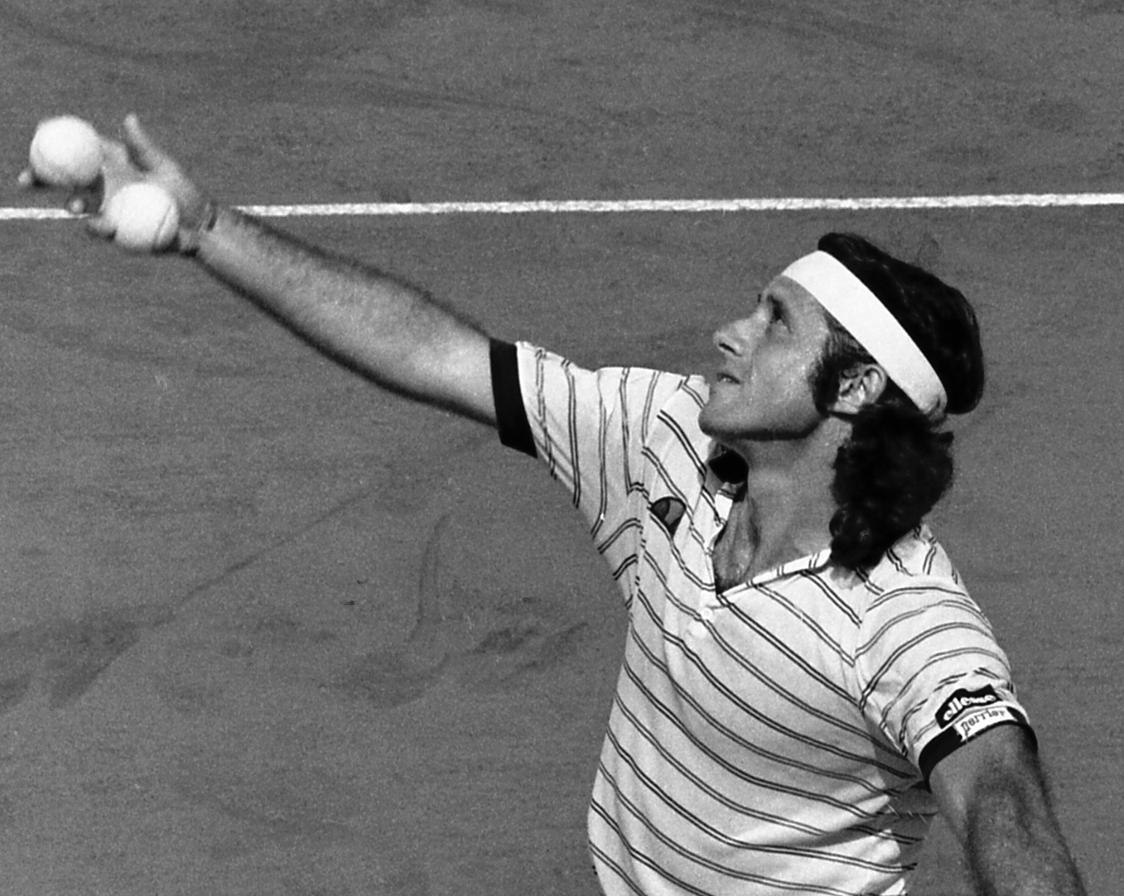 puppotenis's tweet photo. HOY cumple @GuilleVilasOK
• Nº 1 ARG 12 años singles e/1971-1984
• Nº 1 ARG dobles 1977-78-79
• Nº 2 #ATP (en revisión Nº 1)
• 8 finales #Majors: 4 títulos @RolandGarros @USOpen 77 @AustralianOpen 78/79
• Campeón #Masters 1974 (+4 SF) clasificado 8 veces... https://t.co/VQifRkGhZE