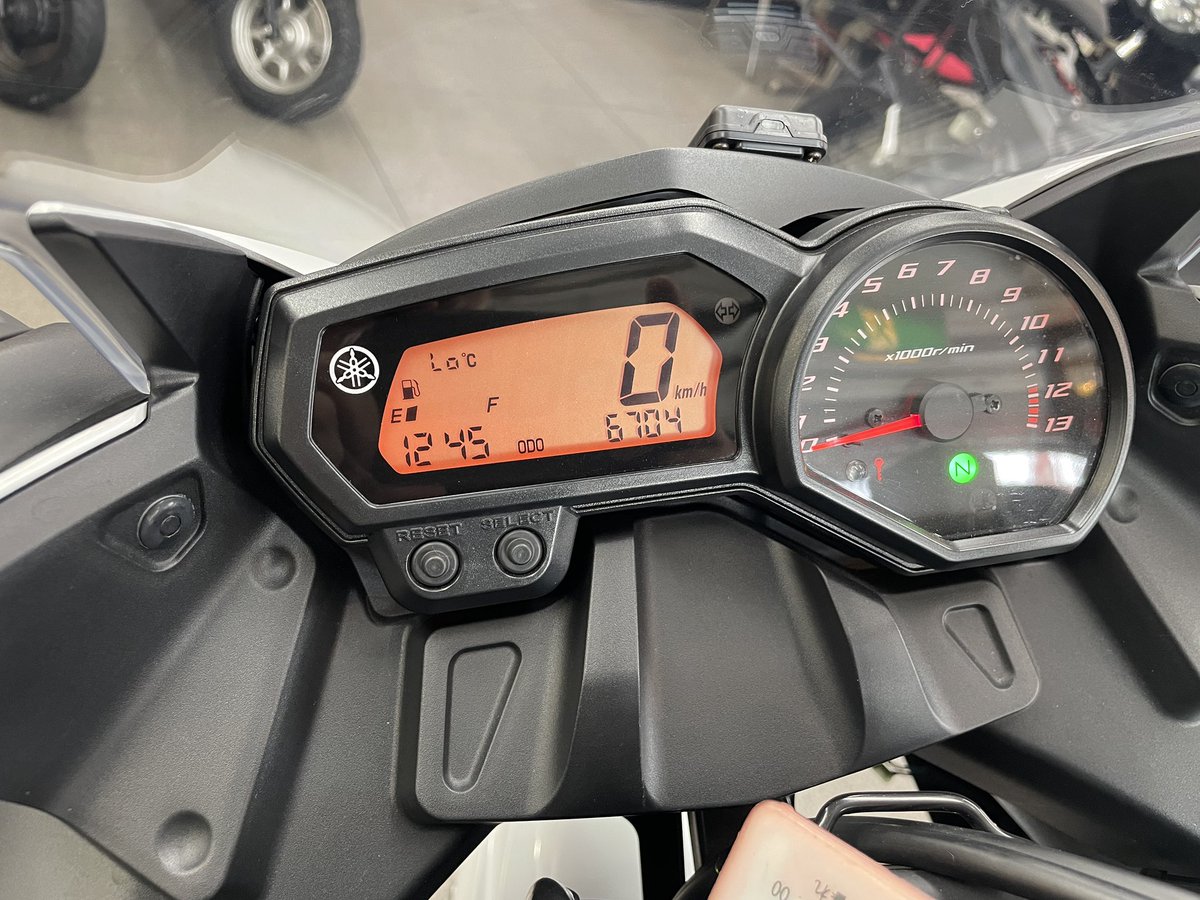 ysphiyoshi's tweet photo. 特選中古車情報✨
XJ6ディバージョンF
2011年 走行距離 6,704㎞
オプション ETC、アラーム付き
YSP川崎中央で新車販売した車両です。
本日、ご成約頂きました。
遠方からご来店ありがとうございました。
#XJ6
#YAMAHAが美しい
#Goobike https://t.co/VD1lc3X5me