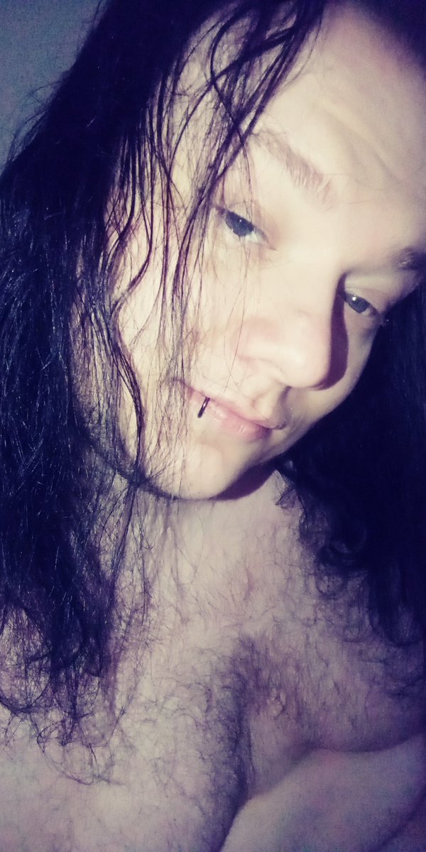 AxelTinGermany's tweet photo. 🐻 *growl*
#Bear #hairyguy #Longhair #Singel #german https://t.co/7HWmFbQpAq