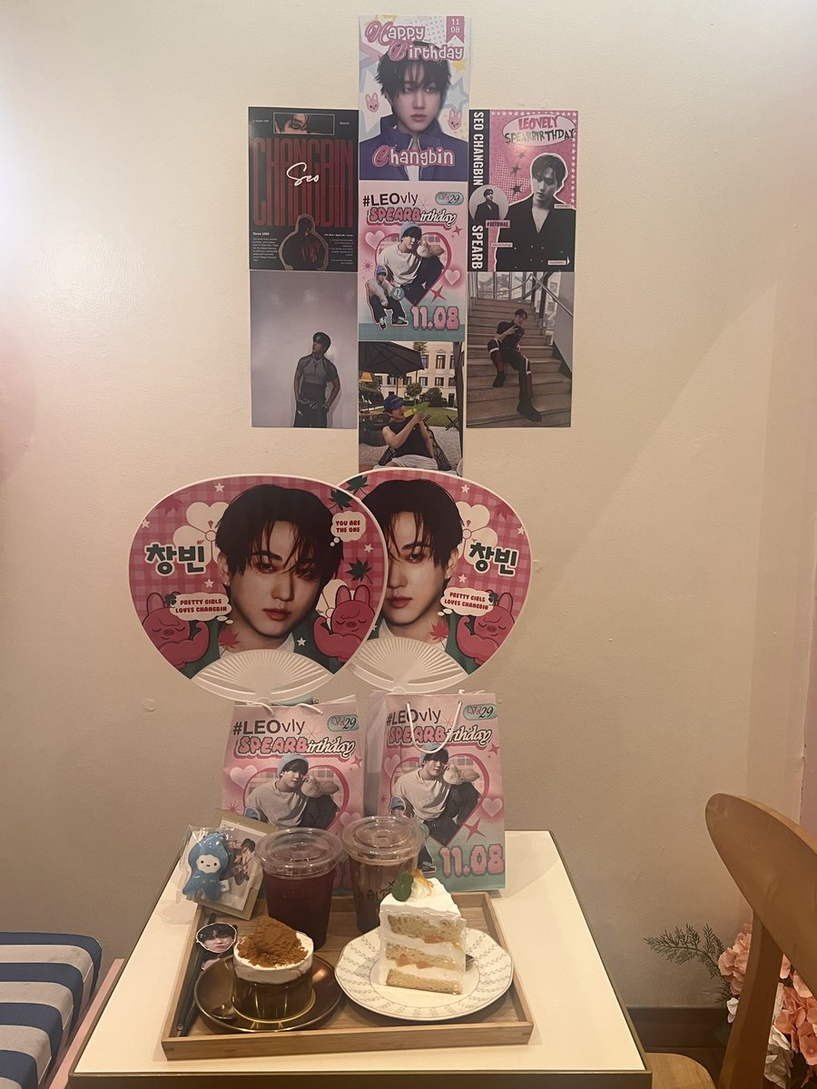 humanjisungie's tweet photo. seharian bener2 dedicated buat our Dwaekki prince 🩷
thanks kak @LKSCB__ @hyunhoii @cignificants udah bikin cafe event ini, goodiesnya banyak, trs aku dpt more gifts, skz rain the over plush & Changbin polaroid. luvvv 🫶💕
#LEOvlySPEARBirthday #창빈 #HappyChangbinDay https://t.co/GYzMxhF9fR