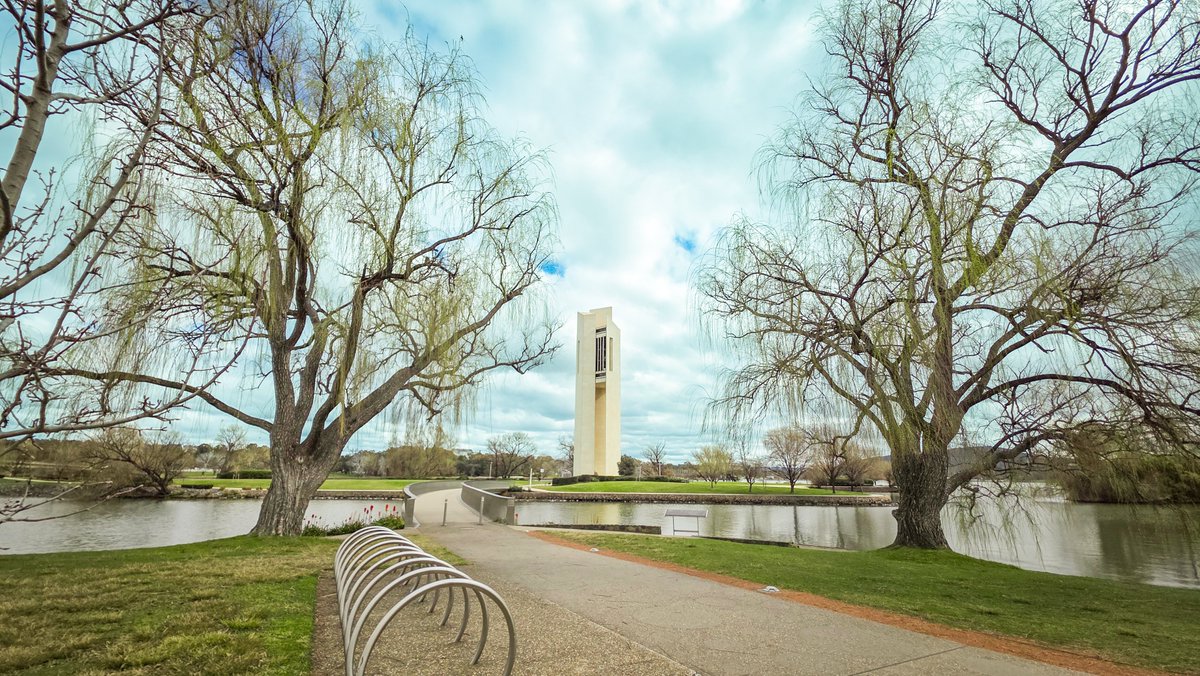 YasLone's tweet photo. Beautiful Canberra https://t.co/RuVdHnz4IL