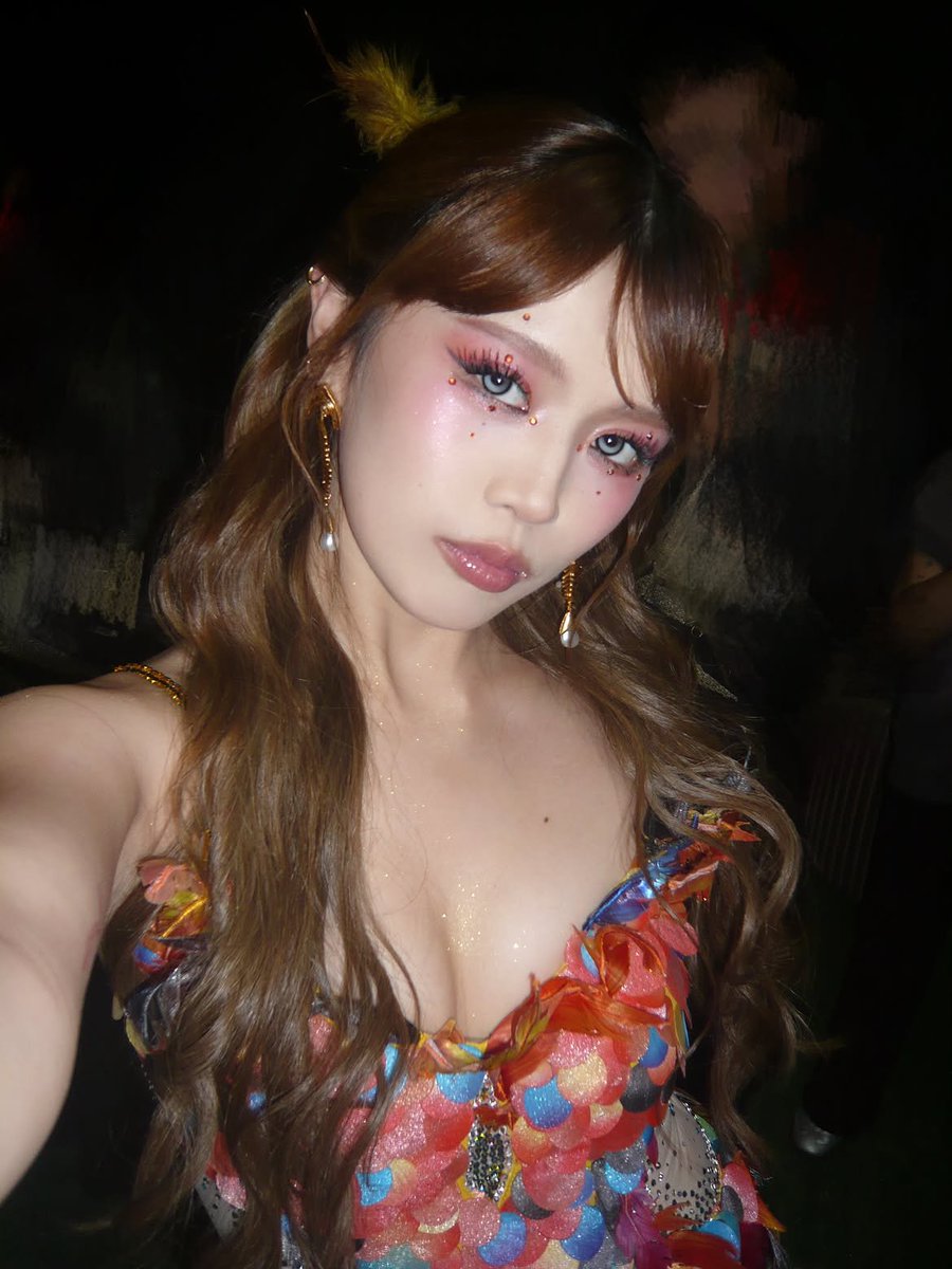 knnloi's tweet photo. lowkey my favorite look, ig https://t.co/v6BIRUMcuB