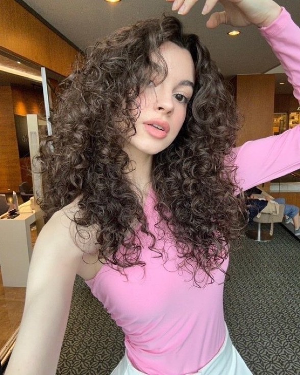 yslgirlx's tweet photo. su burcu yazgı coşkun https://t.co/FyEMaJpC5O