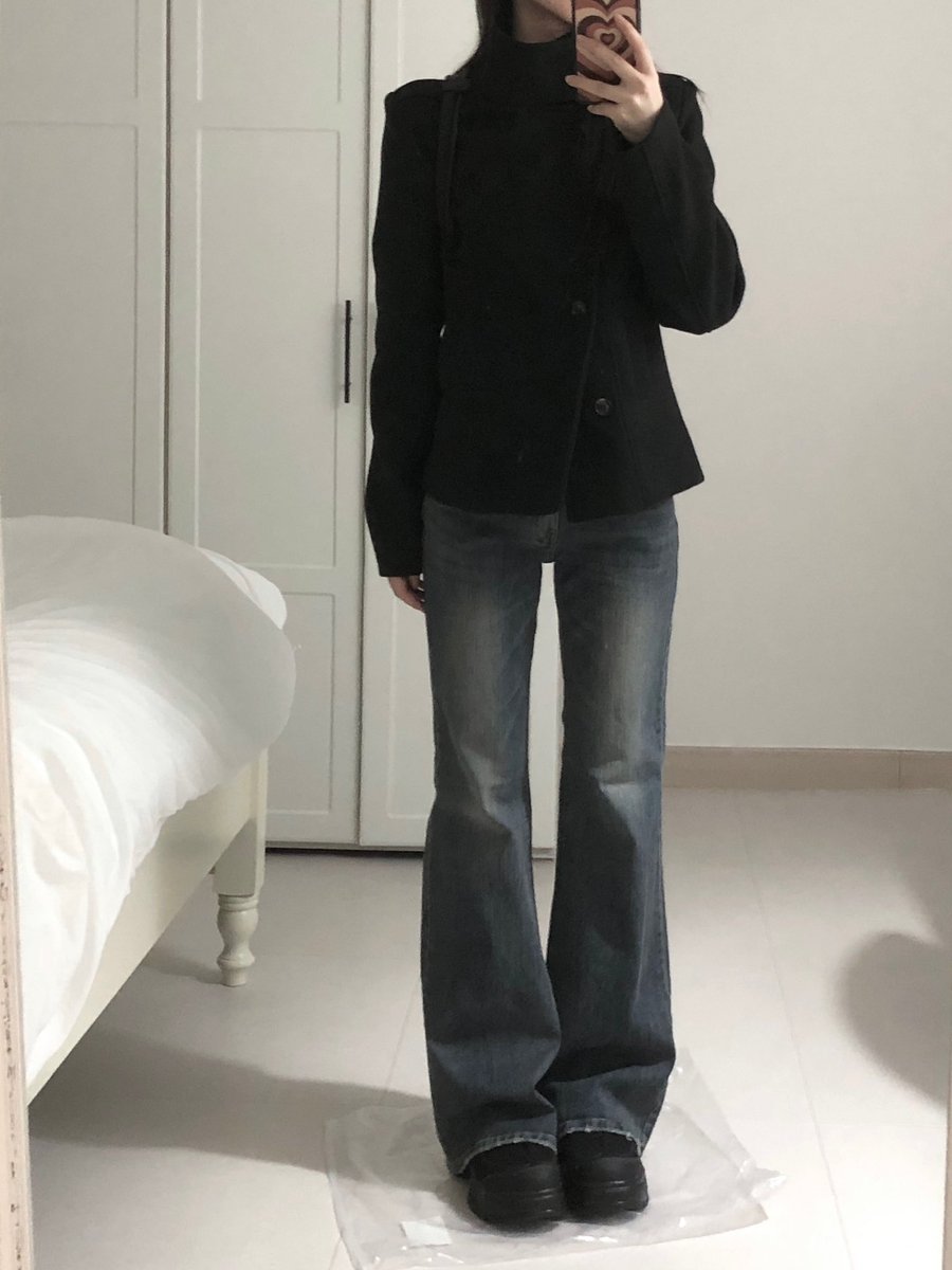 8l8913's tweet photo. 내 최애 바지 재입고됐다 ㅁㅊ
진짜 편한데 개까시 다리 만들어줘서 맨날 입고다녔어요
개강룩 바지로 강추함 https://t.co/kOi4Vc0XlJ