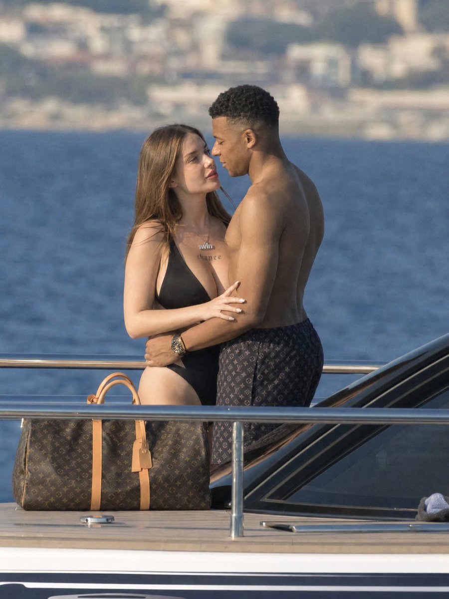 utdscotttt's tweet photo. Kylian Mbappé Ester’s boyfriend dating history 🤍💕

2020 - 🇫🇷 Alicia Aylies
2021 - 🇫🇷 Emma Smet
2022 - 🇫🇷 Inès Rau
2023 - 🇦🇺 Stella Maxwell
2024 - 🇧🇪 Rose Bertram
2025 - 🇧🇷 Dani Grace Almeida
2026 - 🇪🇸 Ester Expósito….love https://t.co/x3acTDCMn0