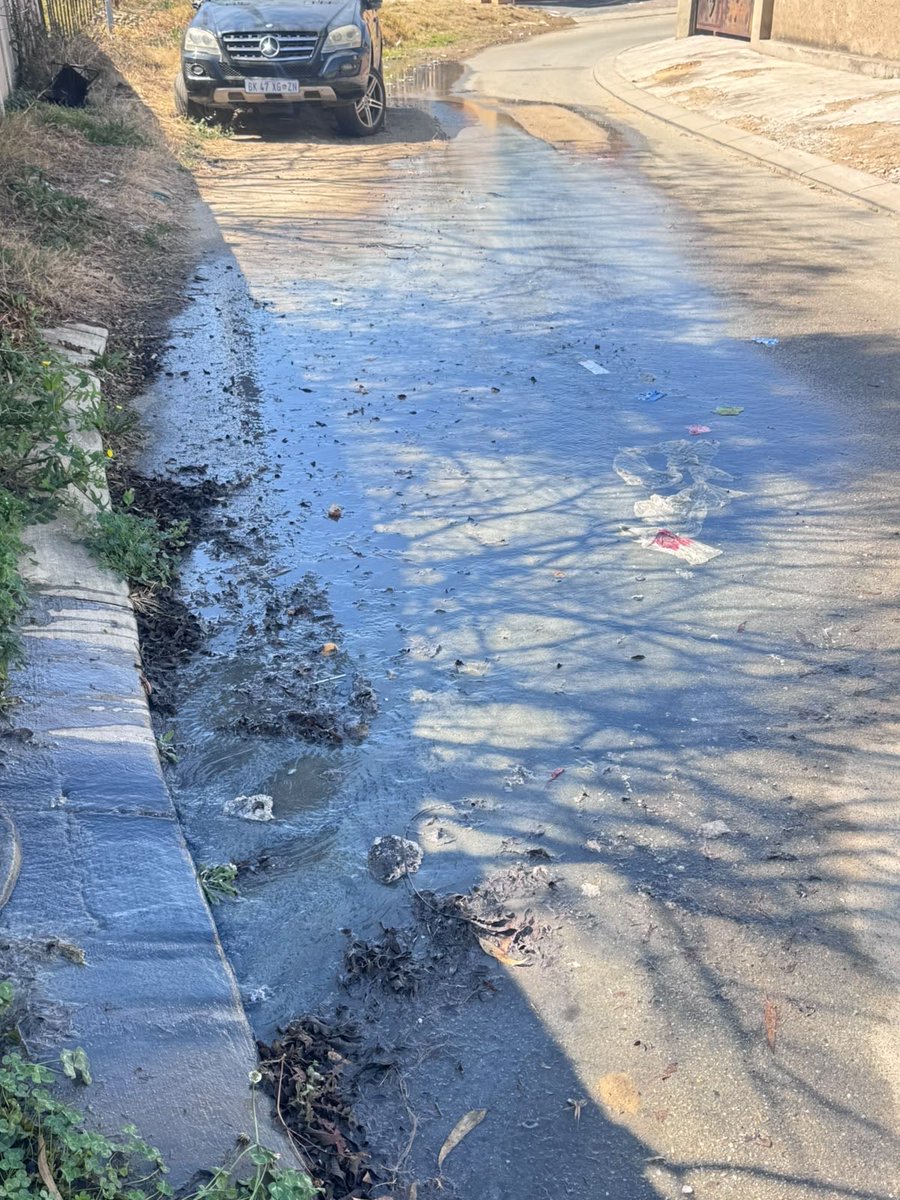 Markadola's tweet photo. @JHBWater How do I get assistance? https://t.co/0YyJ6XqOxt