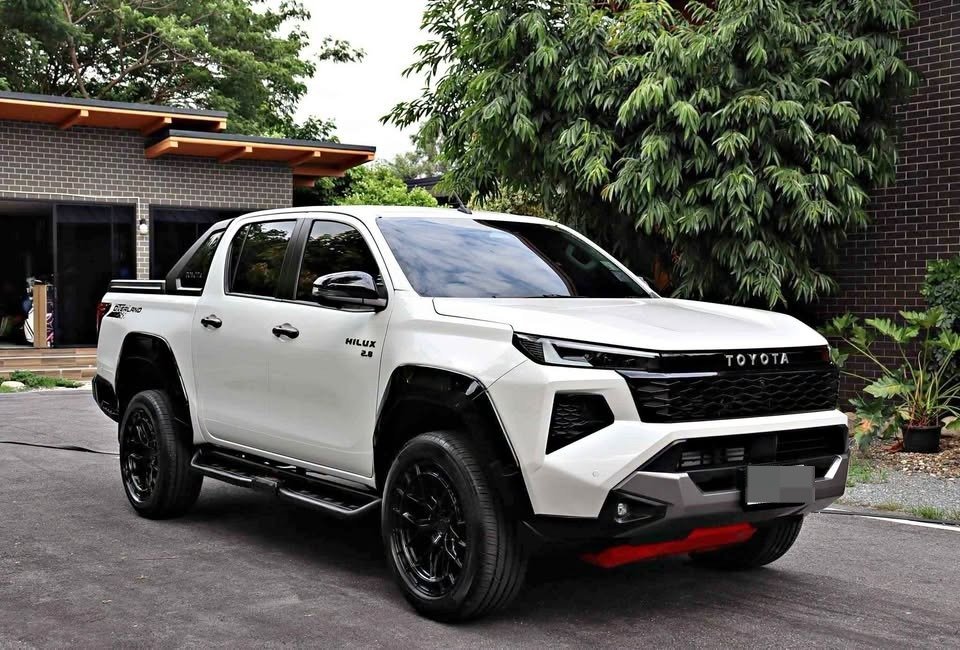 globalint0's tweet photo. 2025 Toyota hilux travo prerunner overland+
Automatic transmission
DIESEL
 2.8-liter Turbo Diesel engine
 Full-LED headlights with automatic on/off system, LED turn signals on side mirrors

CNF PRICE: $40,500 USD WITH SHIPPING &amp; INSPECTION FIXED PRICE /= https://t.co/M85NAMfk05