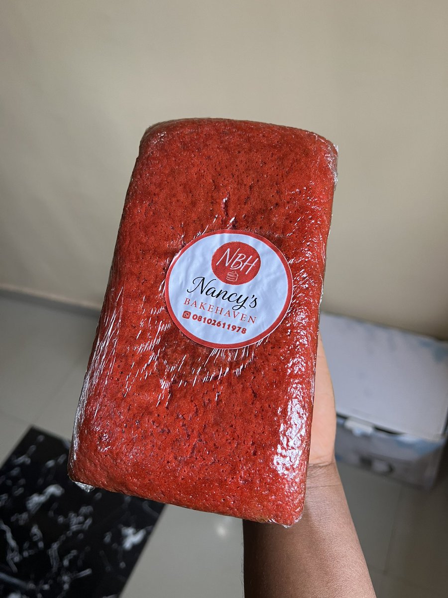 nancy_pengg's tweet photo. Caption is in the second slide🥳🤤

We have cake loaf available everyday for your satisfaction😋

Price is #5000, comes in flavor of your choice.

📍 Osogbo https://t.co/uSvebaNoin