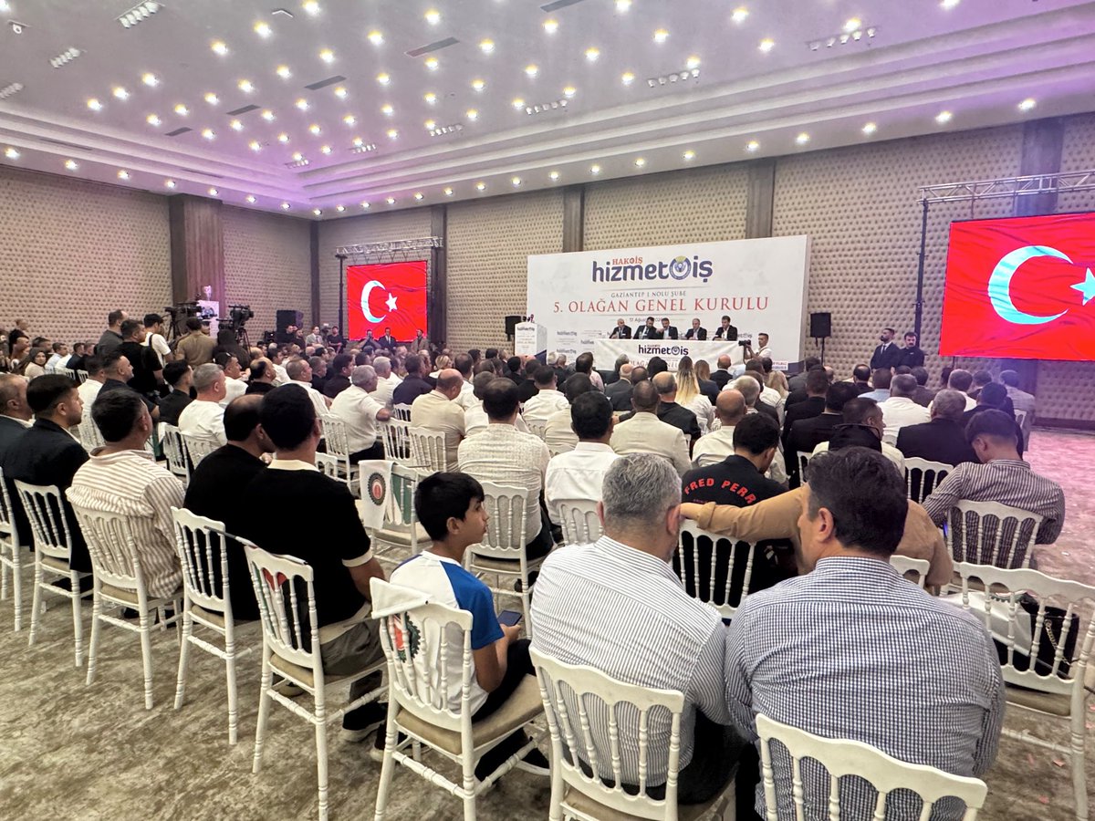 irfancelikaslan's tweet photo. 📍 ŞEHİTKAMİL

Grup Başkanvekilimiz Sayın Abdulhamit Gül ve protokol üyelerimizle birlikte Hizmet-İş Sendikası Gaziantep 1 No’lu Şube Başkanlığının 5. Olağan Genel Kurulu’na katıldık.

Genel Kurulun çalışma hayatımız, Gaziantep’imiz ve tüm emekçi kardeşlerimiz için hayırlara vesile olmasını diliyorum.

@Akparti 
@abdulhamitgul 
@AKPartiG_Antep