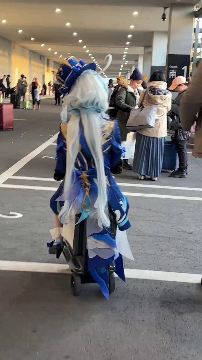 petronico7's tweet photo. Just hit the city’s hottest anime convention—spent 3 hours chasing perfect cosplay shots and scored a limited-edition poster! Con season never misses!， https://t.co/4z2w73AEls