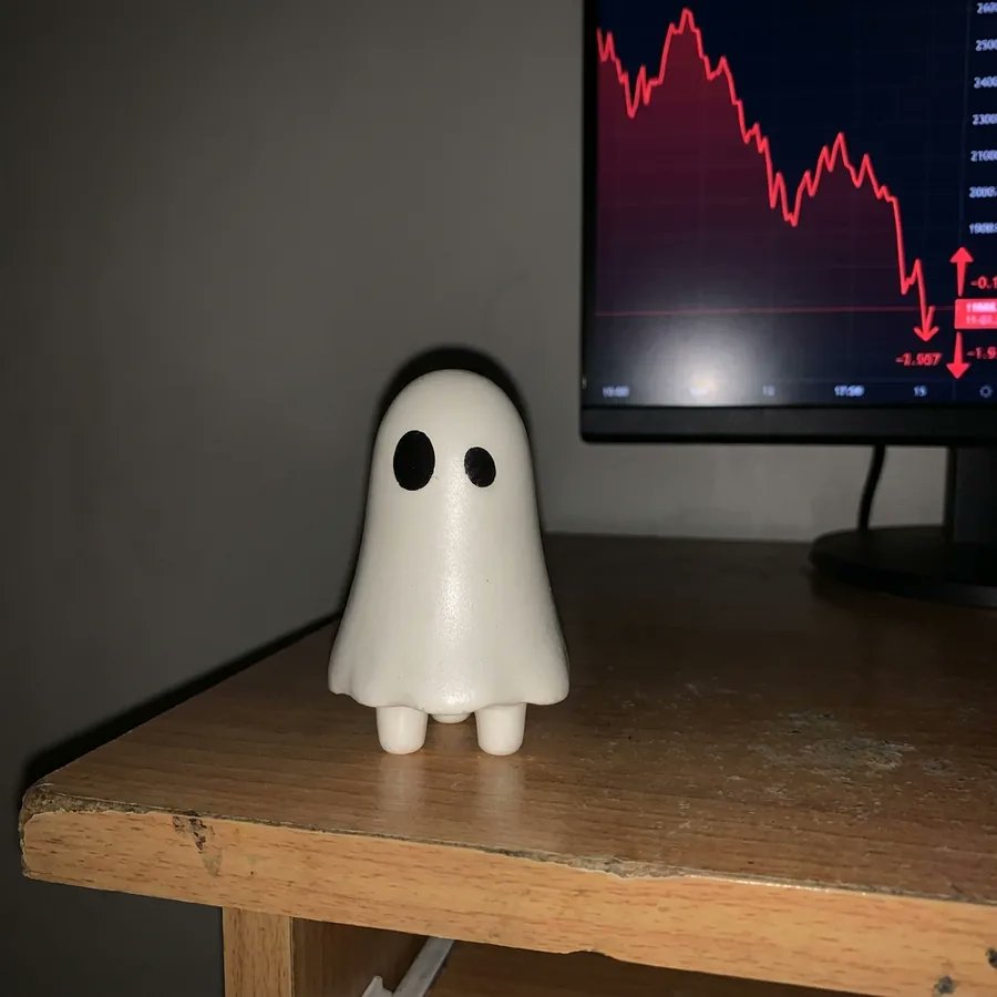 Wootheghost's tweet photo. not scared. it's already dead. https://t.co/qQNQLPPnIx