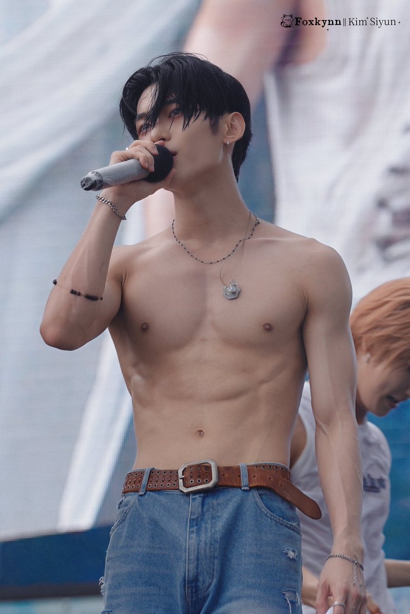 Foxkynn's tweet photo. 20260817 🤤
#NOWZ #SIYUN
#나우즈 #시윤 https://t.co/htQ9lw84Cs