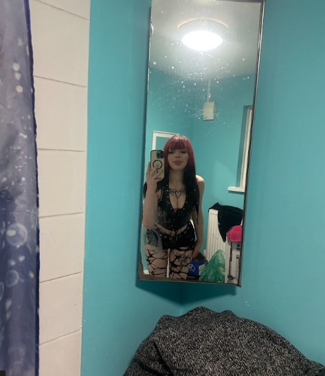 sphiacharlotte's tweet photo. swipe for a surprise >>> https://t.co/KPBqEGWqaq