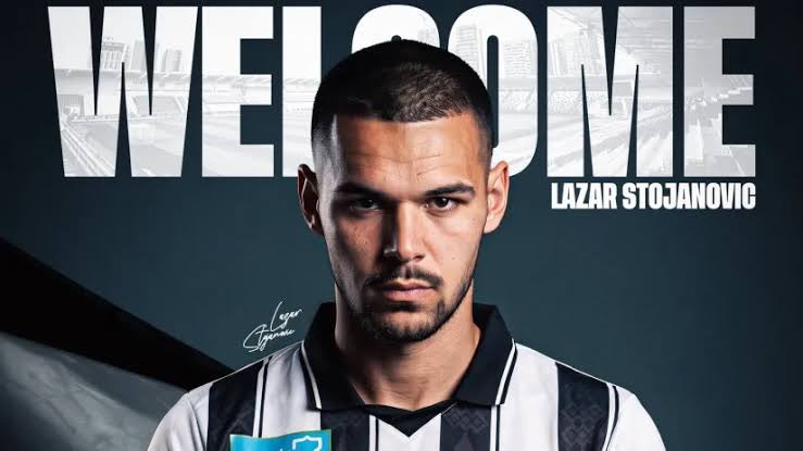 t247spl's tweet photo. OFFICIAL: Al Shabab FC have signed centre-back Lazar Stojanović (21) on loan from FK Čukarički until June 2027 with an option to buy.
#AlShababFC #RoshnSaudiLeague #Transfers https://t.co/bkW3e7BGaY