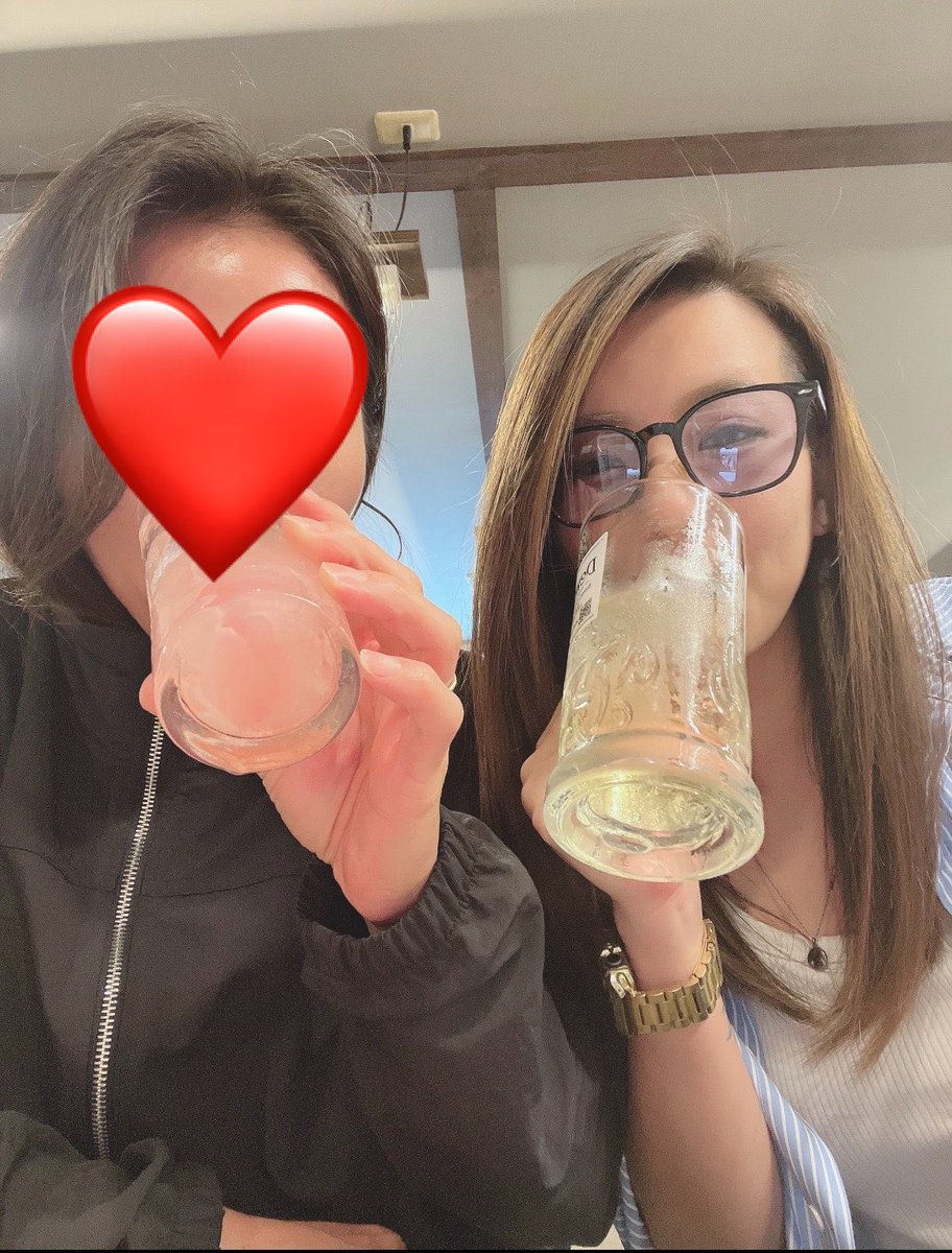 BombxBomb326's tweet photo. 8/17（月）
20:30 ▷ 1:00 🏳️‍🌈OPEN 🏳️‍🌈

むつみとスーパー助っ人の2人でお待ちしてます👯‍♀️♡💕
今宵もよろしくお願いします💣💥💥 https://t.co/HOJmR9Who7