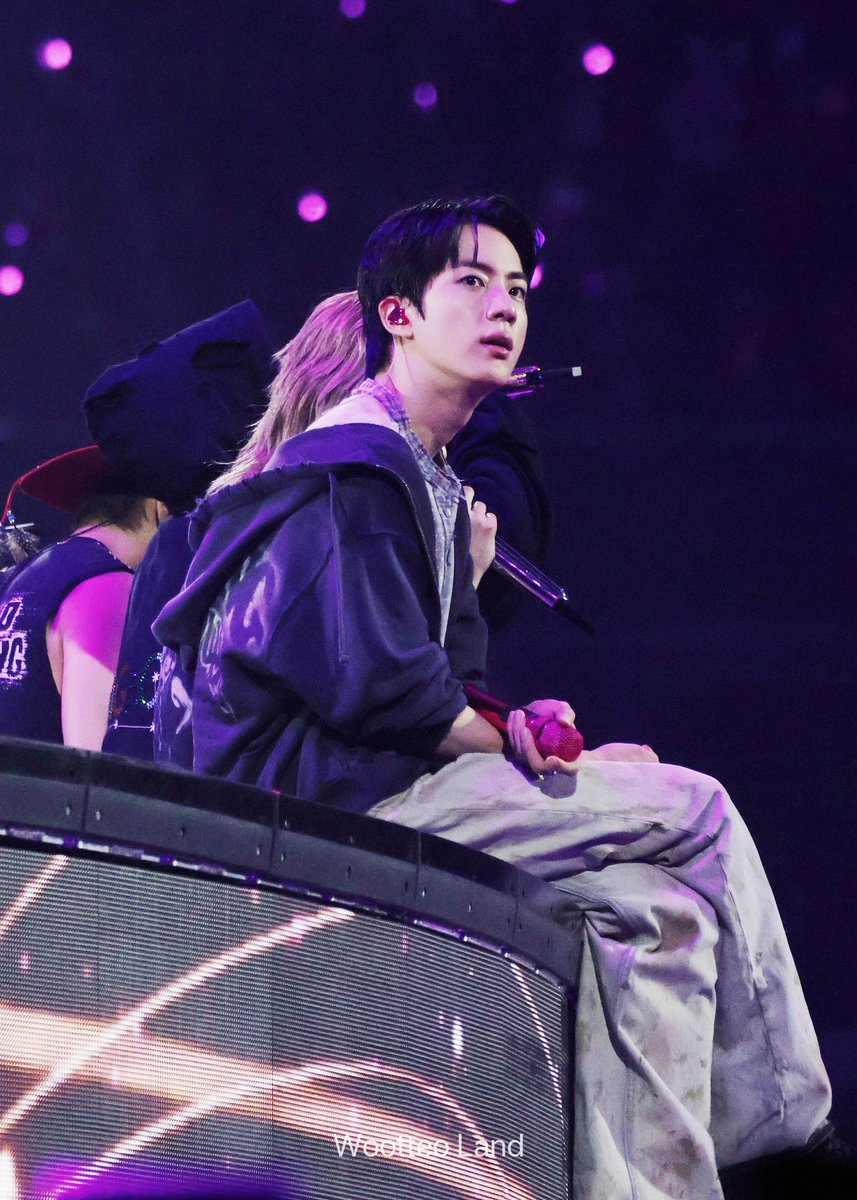 IrinJib's tweet photo. 260816
JIN BTS WORLD TOUR ARIRANG in FOXBOROUGH DAY 2 

JIN BTS WORLD TOUR ARIRANG
BTS WORLD TOUR ARIRANG 

#JIN #SEOKJIN #KIMSEOKJIN 
#BTS_ARIRANG 
#BTS_WORLDTOUR_ARIRANG 
#BTS_WORLDTOUR_ARIRANG_ARLINGTON https://t.co/5744qC9j08