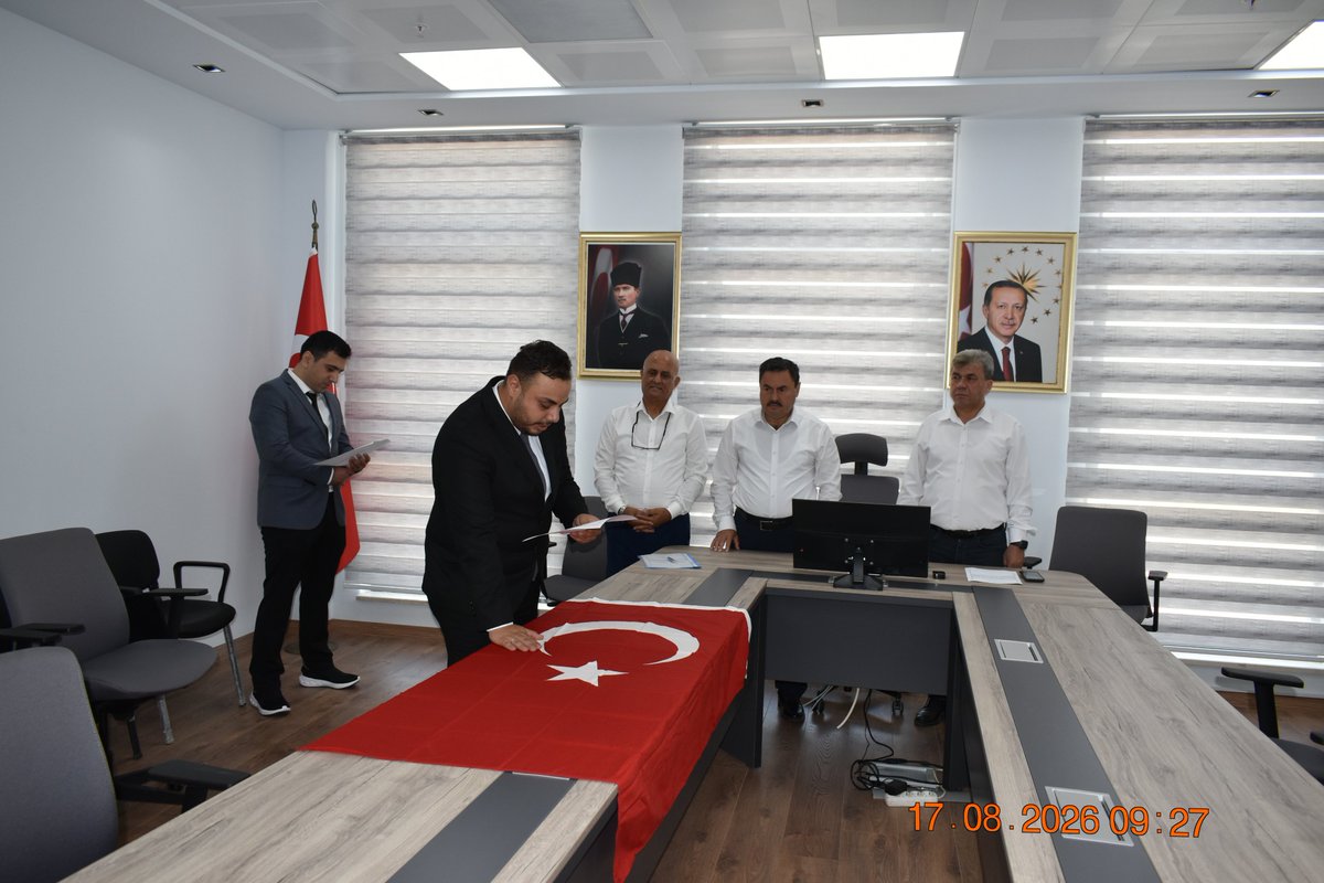 mersincsb's tweet photo. Müdürlüğümüzde adaylık sürecini başarıyla tamamlayan personellerimiz Mustafa ÖZDEMİR ve Hişar Sinan AYIRTMAN, düzenlenen törende yemin ederek Asli Devlet Memurluğuna atandı.
Mesai arkadaşlarımızı tebrik eder, memuriyet hayatlarında başarılar dileriz. https://t.co/3JMww0xo2V
