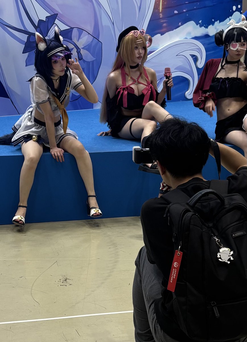 karibe_cos's tweet photo. 기업부스에서 열심히 찍던 나
ㅋㅋㅋㅋㅋ
역시 프로뷴들은 어후 .... https://t.co/Myu6roVkSf