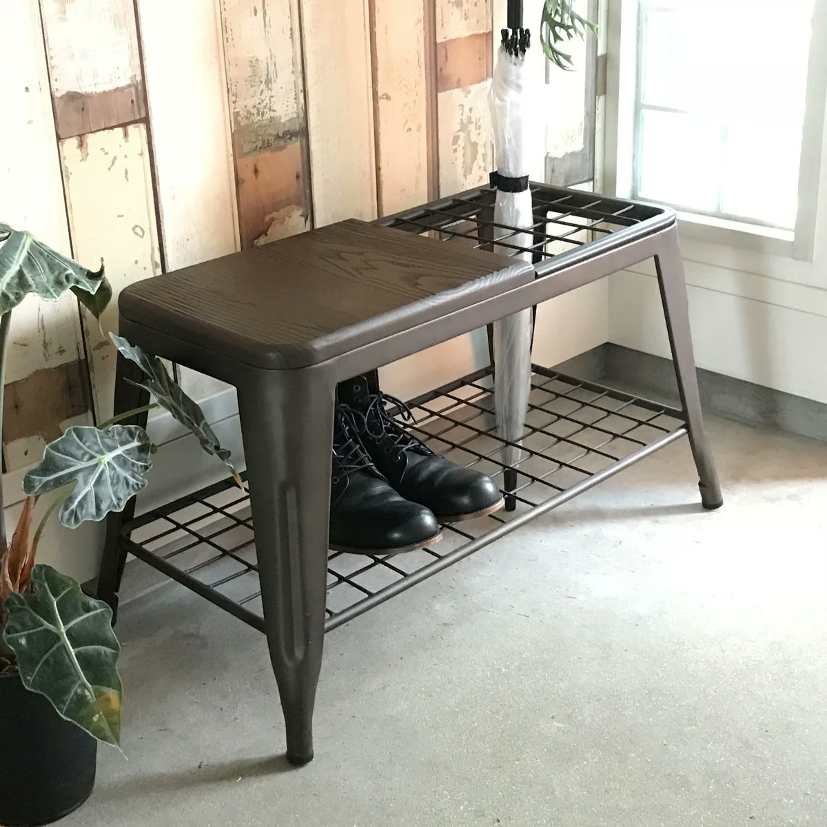 mokukagu's tweet photo. こんにちは🪑 🌳木製家具のモクカグです🌳
家具好きはいいねしてもらえると嬉しいです✨

＜今日の商品紹介＞アンブレラスタンドベンチ
https://t.co/TKeJ4tsSsw

#企業公式相互フォロー
#企業公式相互フォロー
#企業公式夏のフォロー祭り 
#ベンチ
#傘立て https://t.co/QpiAXY7M5y