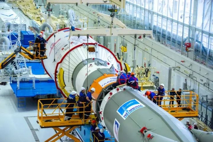 BrianJBerletic's tweet photo. 🇺🇸🇷🇺 On US ("Ukrainian") Strikes on Russia's  Progress Rocket and Space Center in Samara

▪️The facility is responsible for manufacturing the Soyuz launch system which not only is launching Russia's Rasvett satellite constellation (Russia's "Starlink/Starsheild" alternative), but also Soyuz supply and crew missions to the International Space Station upon which US astronauts also depend;

▪️Soyuz rockets are built months/years in advance of scheduled missions, so disruptions might not be immediate, and that is only if the strikes actually significantly damaged the facilities involved in Soyuz production, including facilities producing critical electronic components;

▪️Again, these are US strikes simply laundered through "Ukraine," depending entirely on US ISR for target and up to date Russian air defense posture and positions;

▪️Through such strikes, the US succeeds in degrading Russian capabilities, while Ukraine takes the full brunt of Russian retaliation = proxy war;

If Russia is determined to avoid wider war with the US or its European proxies - eliminating any real deterrence against such attacks, it must at least ensure it eliminates any single point of failure for critical economic, industrial and military capabilities - hardening and dispersing critical processes, assuming ALL of them will eventually be targeted.

Hopefully China and other potential targets of US war and proxy war are taking notes...
